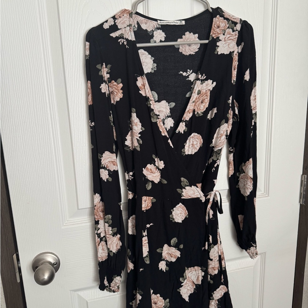 Abercrombie & Fitch Black and Cream Floral Long Sleeve Dress